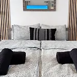 Chloraka Bay Apartment *