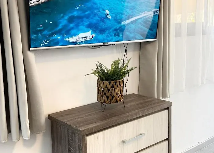 Chloraka Bay *